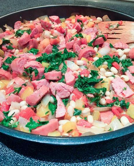 Skillet Turkey Sausage with Peppers, Beans and Kale Turkey Sauasage Skillet-compressed