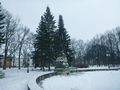 Backpacking in Estonia: Top 17 Sights in Parnu Lydia Koidula Statue