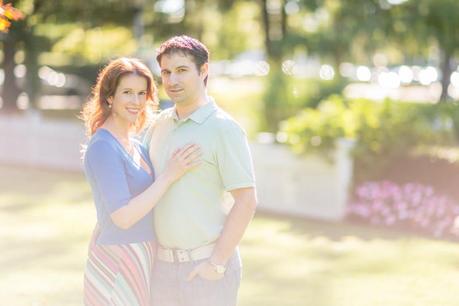 Romantic Walk in the Park – An Engagement Session