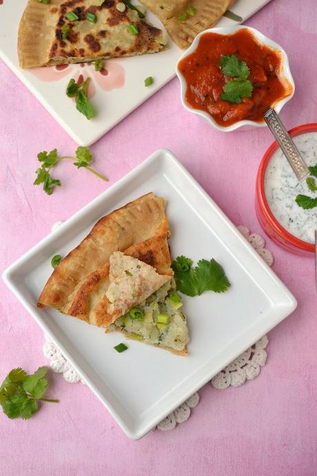 Afghani Bolani (Potato Stuffed Afghani Flat bread) Afghani Bolani (Potato Stuffed Afghani Flat bread)