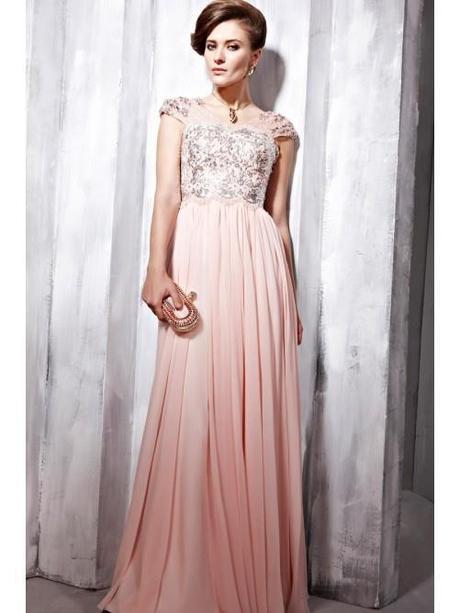 Be The Queen of Your Evening Party Be The Queen of Your Evening Party