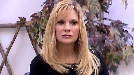 Dance Moms: The ALDC Returns To Pittsburgh And Immediately Splits In Half. It’s The Great Dance Mom Divide. mz