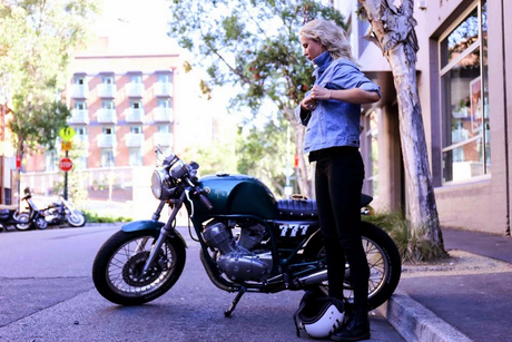 20+ Photos of Women, Bikes & Cars That You Need To See ASAP #30