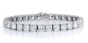 Forevermark by Norman Silverman 23.14 ct Line Bracelet with Cushion Cut Forevermark Diamonds set in Platinum