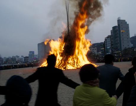 Playing with Fire – Korea’s Great Full Moon DSC_0227