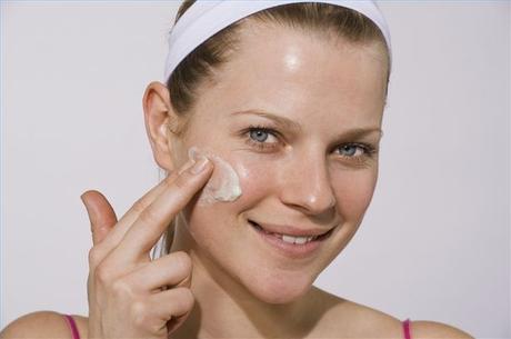 3 Mistakes you are Doing to your Oily Face 3 Mistakes you are Doing to your Oily Face
