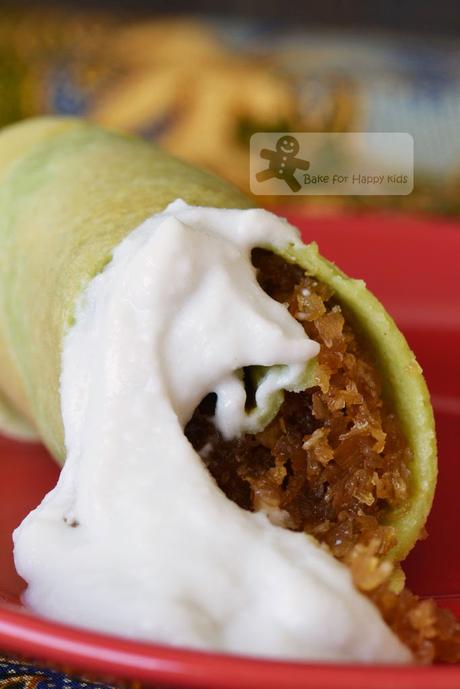 Kuih Dadar / Kueh Ketayap / Kuih Tayap Pandan Crepes Rolls with Sweet Coconut Filling Kuih Dadar / Kueh Ketayap / Kuih Tayap Pandan Crepes Rolls with Sweet Coconut Filling