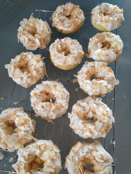 Lemon 'Easter Nest' Baked Donuts Lemon 'Easter Nest' Baked Donuts
