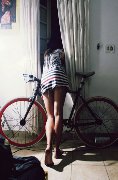 20+ Photos of Women, Bikes & Cars That You Need To See ASAP #32