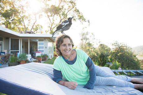 Rescued Magpie Becomes Lifelong Friend with the Family Who Saved Her Life penguin-magpie-rescue-friendship-bloom-family-australia-2