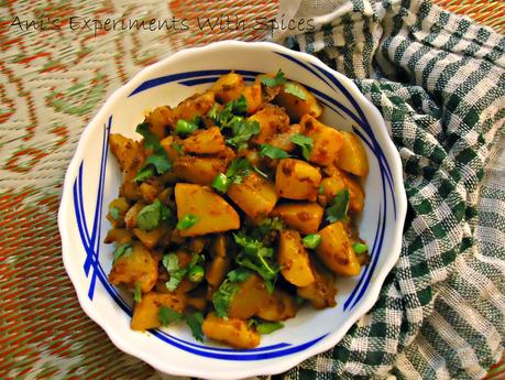 Sukha Chatpata Aloo (Spicy Dry Potatoes Sans Onion And Garlic) Sukha Chatpata Aloo (Spicy Dry Potatoes Sans Onion And Garlic)