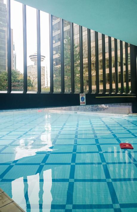 Calm Water and Peaceful Stays at the Four Seasons Vancouver four_seasons_vancouver_pool