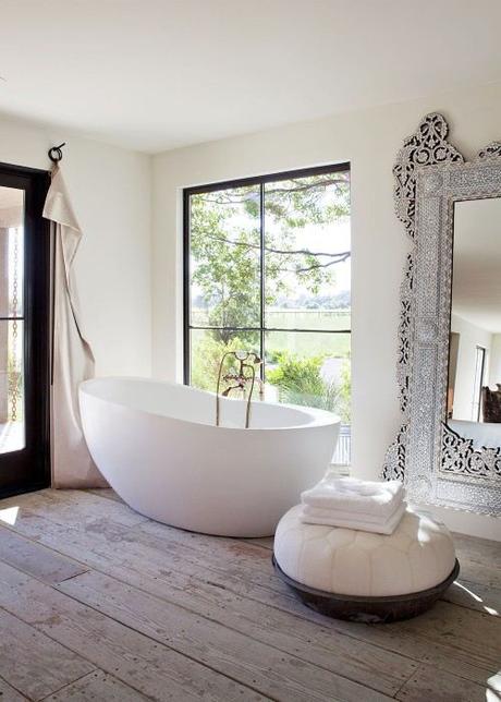 How to Make Your Bathroom Look Bigger!