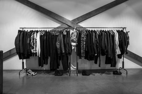 store black and white clothes