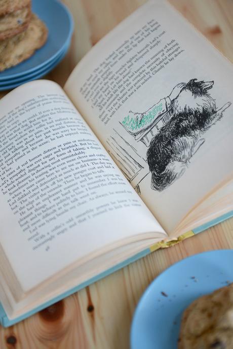 Whole Wheat Chocolate Chip Cashew Cookies Whole Wheat Chocolate Chip Cashew Cookies // www.WithTheGrains.com