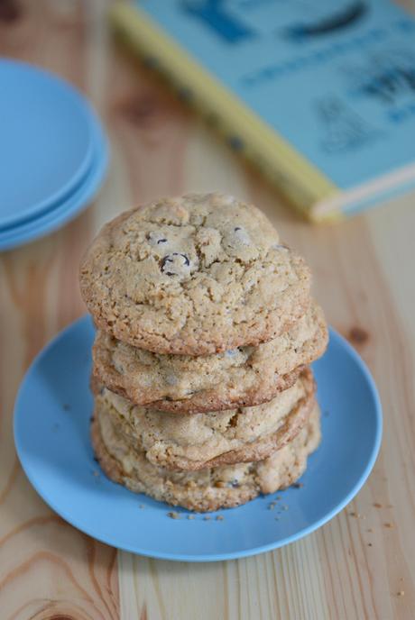 Whole Wheat Chocolate Chip Cashew Cookies Whole Wheat Chocolate Chip Cashew Cookies // www.WithTheGrains.com