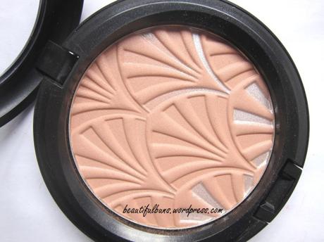 Review: MAC Philip Treacy High-Light Powder Poudre Lumiere MAC high-light powder nude pink 3