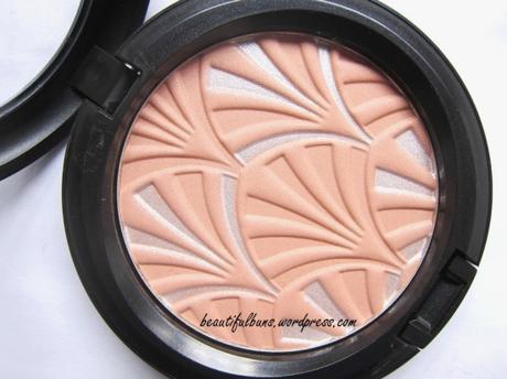 Review: MAC Philip Treacy High-Light Powder Poudre Lumiere MAC High-light powder nude pink (2)