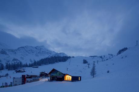 The prefab Courmayeur Ski & Snowboard School near Mont Blanc.