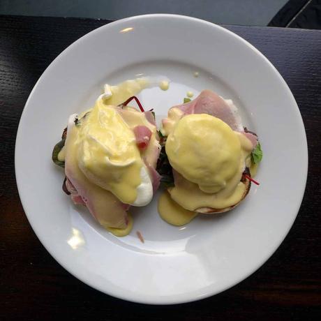 Brunch review: The Salisbury Bar, 72 Nithsdale Rd, Glasgow G41 2AN The Salisbury Bar - eggs benedict