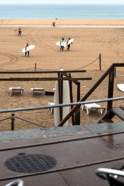 And when it starts raining on the beach … DSC_9985