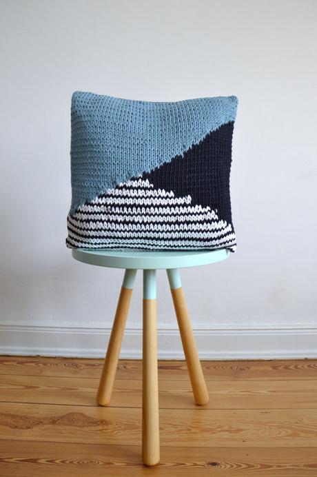 MOOD 16_15 Hand knitted cushion by hjartslag on Etsy