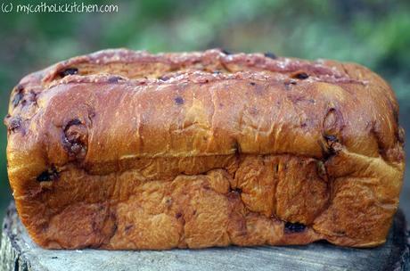Lithuanian Easter Raisin Bread babka