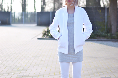 Turn it inside out // All white White bomber jacket, asos , takko fashion, dress, white jeans, bershka