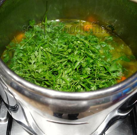 Gluten-free Dairy-free fresh chervil soup & my 1st produce! Adding fresh chervil before Vitamixing my soup!