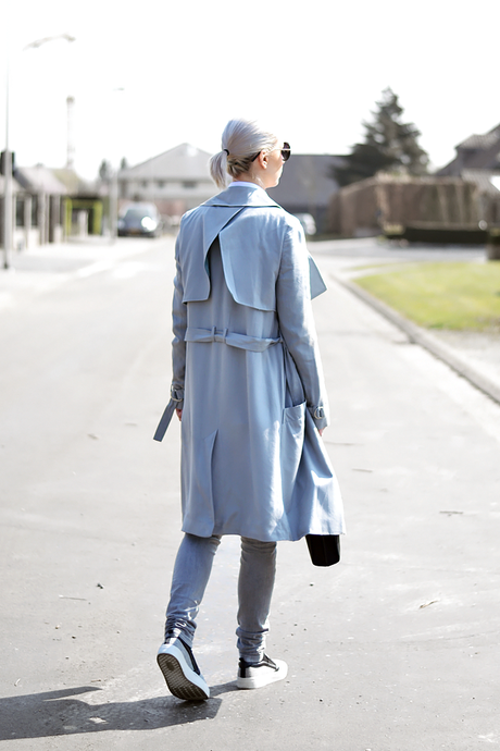 Turn it inside out // Grey trench coat Grey trench coat, mac, asos, zara slip ons, spring, summer, outfit, trends