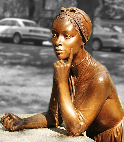 The Phillis Wheatley Monument is in Bosto