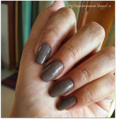 Oriflame Sweden Pure Color Nail Enamel- GlossyTaupe (Review)
