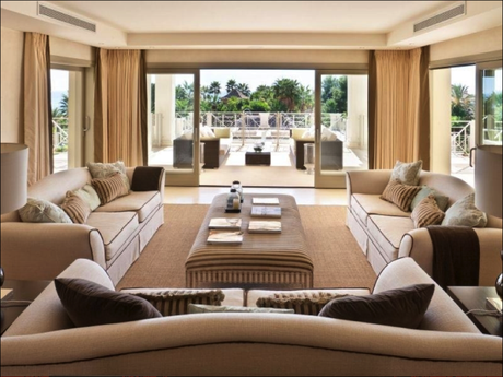 7 Tips for Making a Room Look Bigger curtains