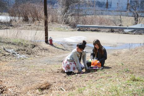 An Easter Egg Hunt on the Farm An Easter Egg on the Farm // www.WithTheGrains.com