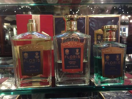 Perfume favourites of Churchill, Ian Fleming and Marilyn Monroe at Floris on the #CurrysChristmasWalk with Bewildered Bug