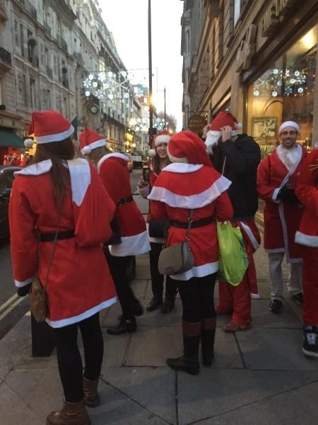Swamped by Santacon London 2014 on the #CurrysChristmasWalk with Bewildered Bug
