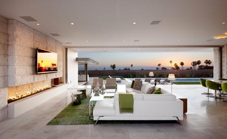 Indoor-Outdoor Living Spaces in Southern California Ehrlich Architects McElroy residence Laguna Beach California modern architecture