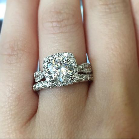 Why buy an engagement ring online
