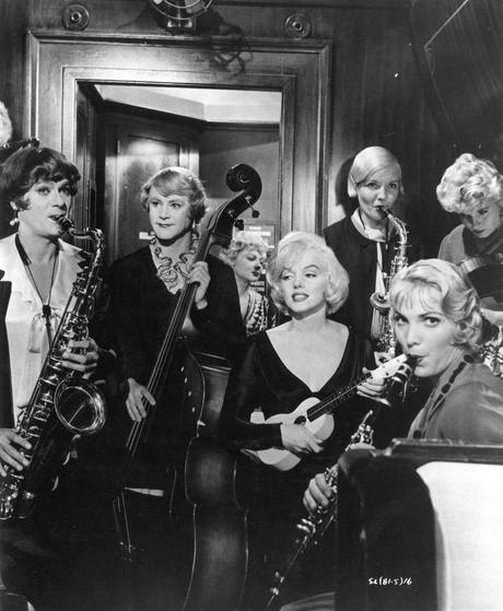 Some Like It Hot. My favorite movie. Ever. #1. Ever. Did I mention that this is my favorite movie ever? <3 <3 <3