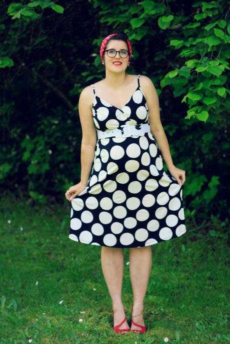 Polka dots, red lips, and real mom confessions Polka dots, red lips, and mom confessions | www.eccentricowl.com