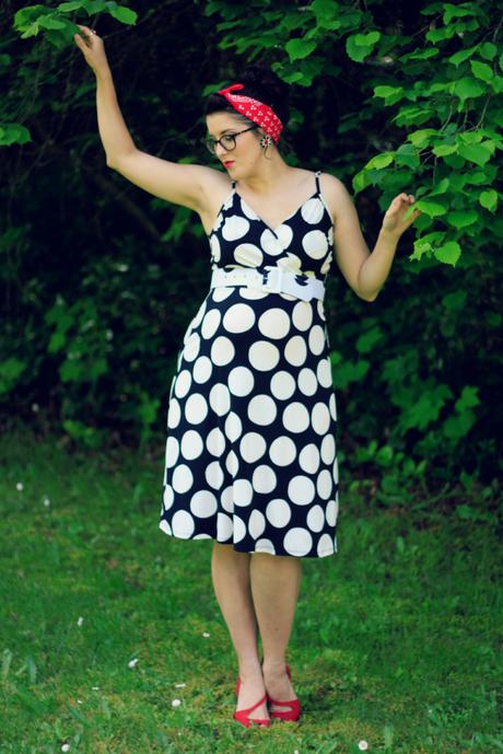 Polka dots, red lips, and real mom confessions Polka dots, red lips, and mom confessions | www.eccentricowl.com