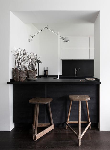 LOVE or NOT: Minimalistic black kitchens Minimalistic black kitchens | Image by Isabella Magnani