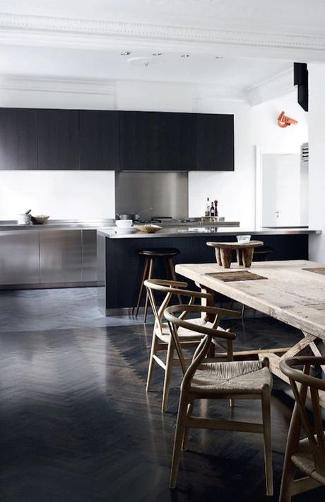 LOVE or NOT: Minimalistic black kitchens Minimalistic black kitchens | Image via Elle Decoration
