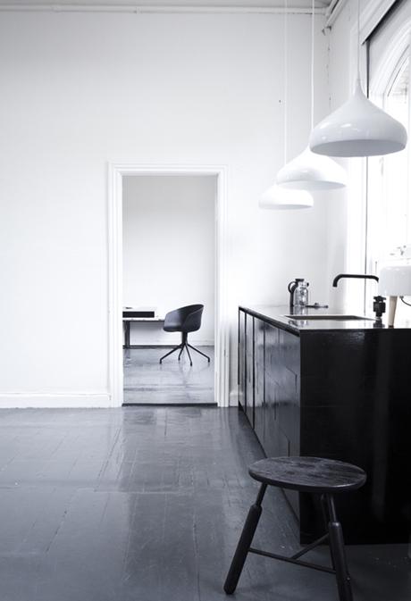 LOVE or NOT: Minimalistic black kitchens Minimalistic black kitchens | Image by Norm Architects via Bo Bedre