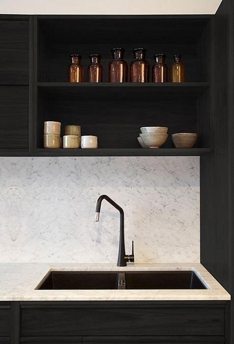 LOVE or NOT: Minimalistic black kitchens Minimalistic black kitchens | Image by Armelle Habib