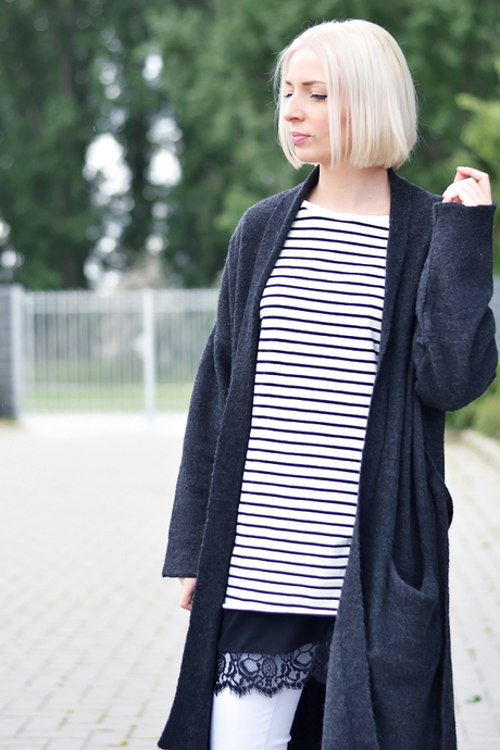 Turn it inside out // Lace detail Belgian fashion blogger: Mango, wool, cardigan, dark grey, robe, coat, striped dress, lace dress, detail, zara, vero moda, bershka white skinny jeans, h&m divided western boots. white hair, bob hairstyle, long bob, short bob,