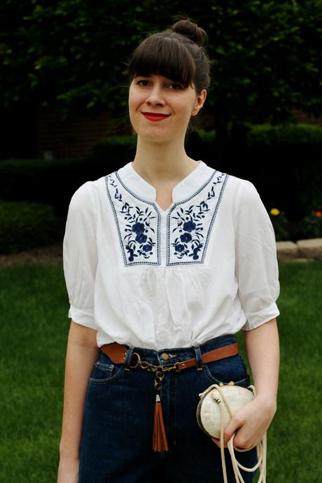 3 Outfits That Prove Yes, You Can Be Chic in a Heat Wave tips-styling-embroidery-top