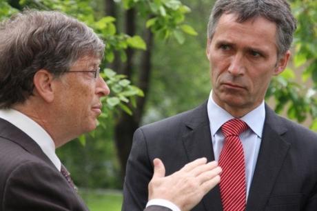 Bill Gates’ foundation funds permanent contraception for Third World Bill Gates (l) and Jens
