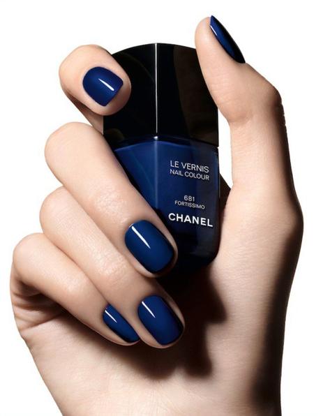 Collection Blue Rhythm de Chanel nails