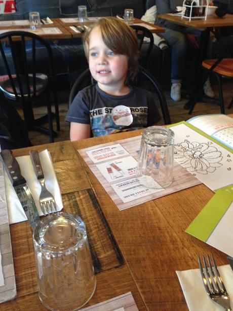 My Top Tips for Taking your Children to a Restaurant